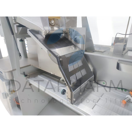 Feeding unit for pharmaceutical equipment