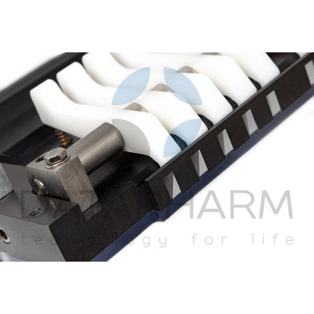 Feeding unit for pharmaceutical equipment