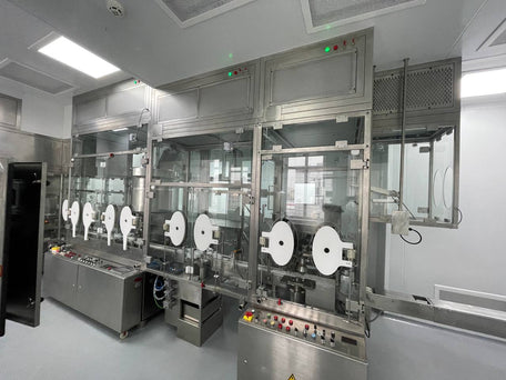 Laminar flow system with RABS integration