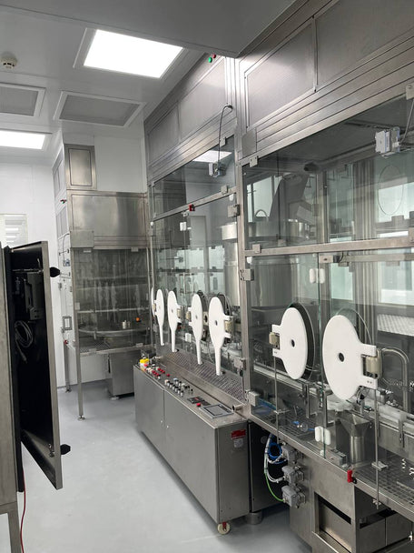 Laminar flow system with RABS integration