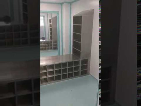 Санпропускник с переходной скамьей и стеллажом 